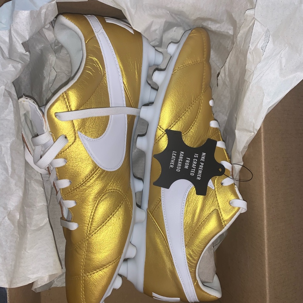 SOCCER CLEATS!!!!